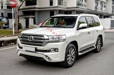 Xe Toyota Land Cruiser 5.7 V8 2018