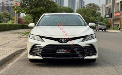 Xe Toyota Camry 2.0Q 2022