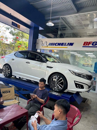 Kia Optima màu Trắng