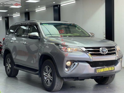 Xe Toyota Fortuner 2.4G 4x2 AT 2018