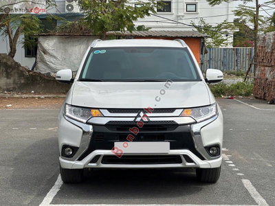 Xe Mitsubishi Outlander 2.0 CVT 2023