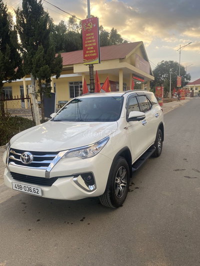 Toyota Fortuner 2017 4x2 Trắng