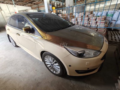 Ford Focus 2019 Vàng kem