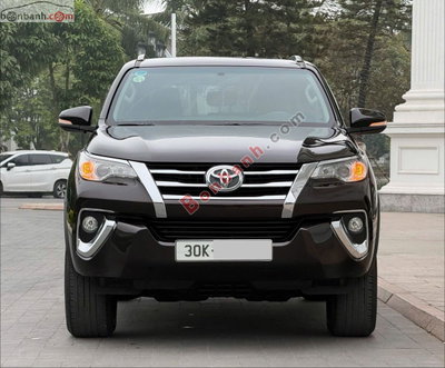 Xe Toyota Fortuner 2.7V 4x2 AT 2017