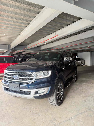 Everest 2020 Tita 4x2 Xanh đen hiếm thị trường.