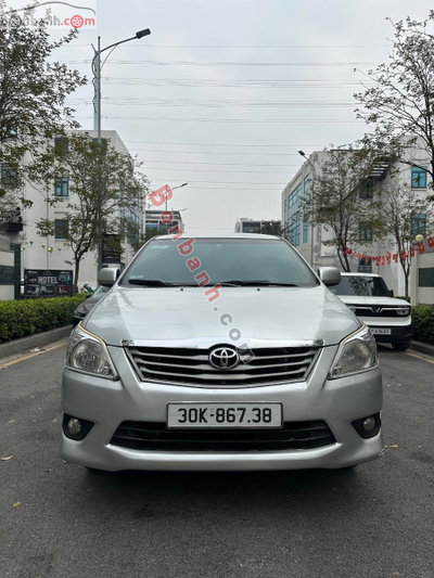 Xe Toyota Innova 2.0E 2014