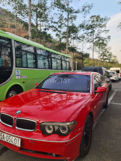 BMW 745Li màu Đỏ