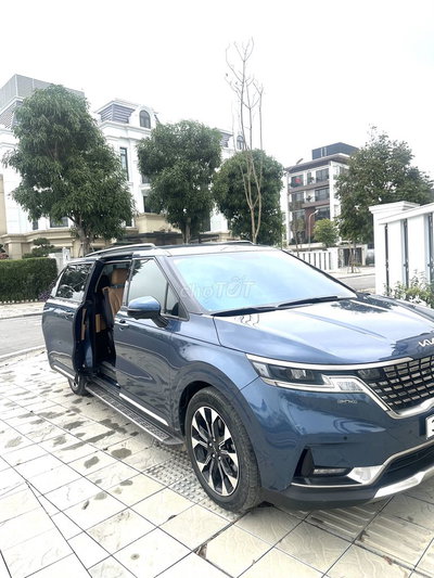 Kia Carnival 2022 Premium 50.000km Xanh