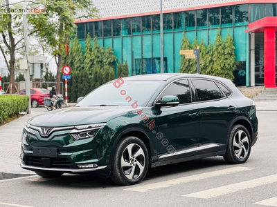 Xe VinFast VF8 Eco AWD 2023