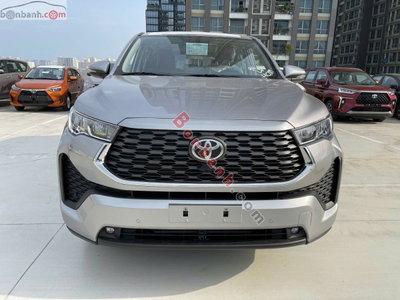 Xe Toyota Innova CROSS V 2026