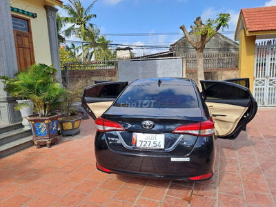 Toyota Vios 2022 CVT bản E Đen