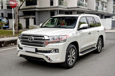 Xe Toyota Land Cruiser 5.7 V8 2018