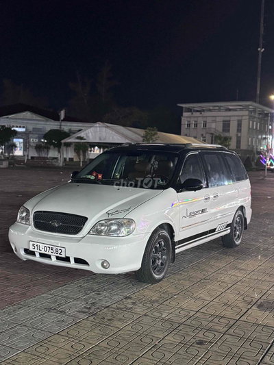 Kia Carnival 2006 7 chỗ Trắng