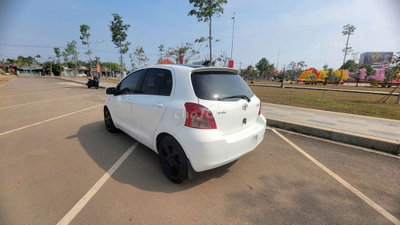 Toyota Yaris 2007 Trắng