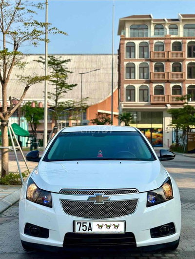 Chevrolet Cruze LS Trắng