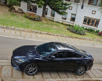 Cần bán mazda 6 2.0 premium 2017