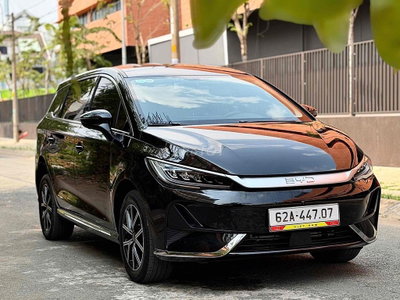 BYD M6 2025