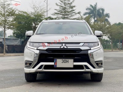 Xe Mitsubishi Outlander Premium 2.0 CVT 2022