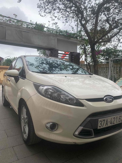 Ford Fiesta 2013 1.6 AT Hatchback - 120000 km