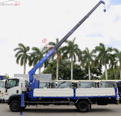 Xe Isuzu FRR 90NE5 2025