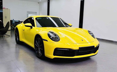 Porsche 911 Carrera 2021 Vàng