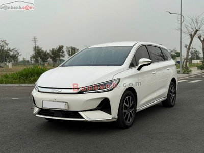 Xe BYD M6 Standard 2025
