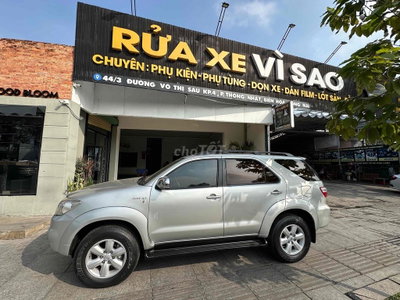 Toyota Fortuner 4x4 2011. Số Tự Động