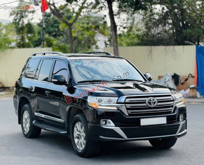 Xe Toyota Land Cruiser 4.6 V8 2019