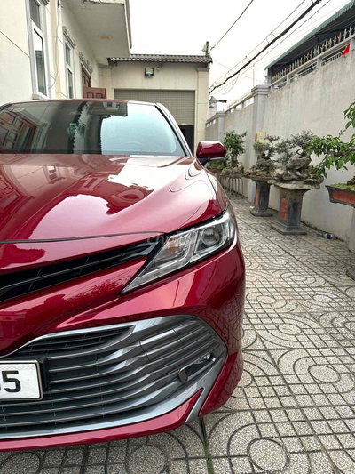 Toyota Camry 2021 2.0G Đỏ 40.000km