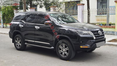Xe Toyota Fortuner 2.4G 4x2 AT 2020