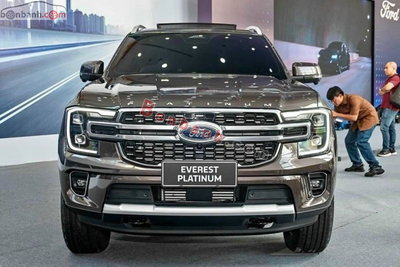 Xe Ford Everest Platinum 2.0L 4x4 AT 2026