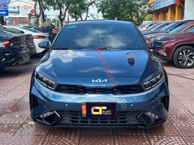 Xe Kia K3 Premium 2.0 AT 2022