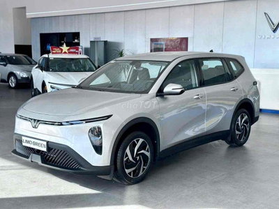 VinFast Limo Green 2026