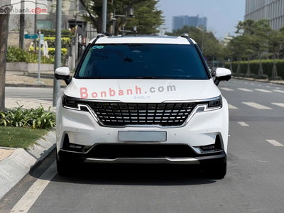 Xe Kia Carnival Signature 2.2D 2024