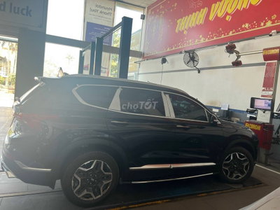 Bán xe Santafe đăng kiểm lần đầu 2023 sx cuối 2022
