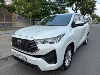 Toyota Innova Cross 2024 2.0 Trắng