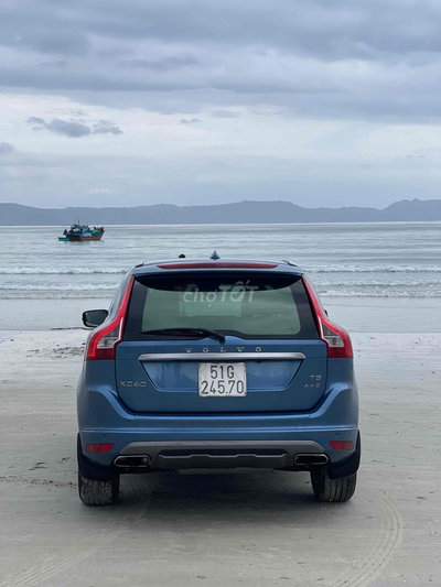 Volvo XC60 2016 R-Design - 130000 km