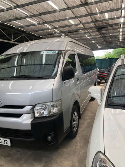 Toyota Hiace 2015 Bạc