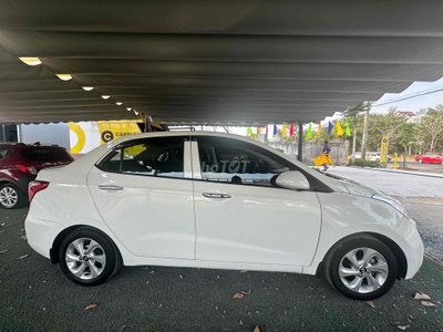 350 tr cần mua sedan Trắng i10
