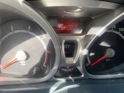 Ford Fiesta 2011 Tự động 92.000 km Trắng