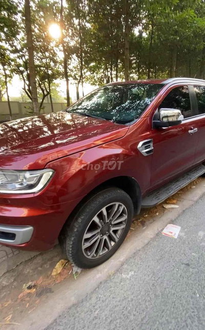 Ford Everest 2 cầu - 25.000km