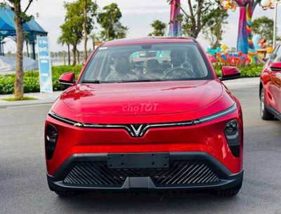 Xe điện VinFast Limo Green Đỏ