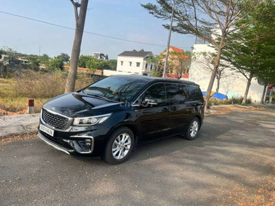 Kia Sendona 2020 98159 km Đen