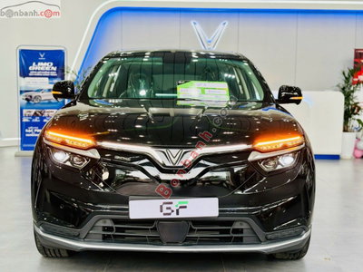 Xe VinFast VF8 Eco AWD 2023