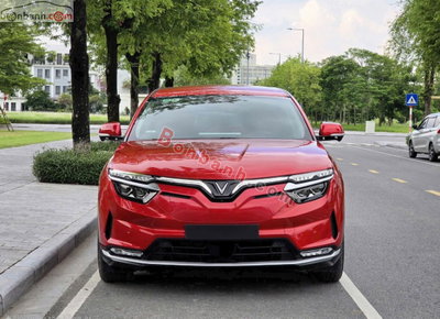 Xe VinFast VF8 Eco AWD 2023