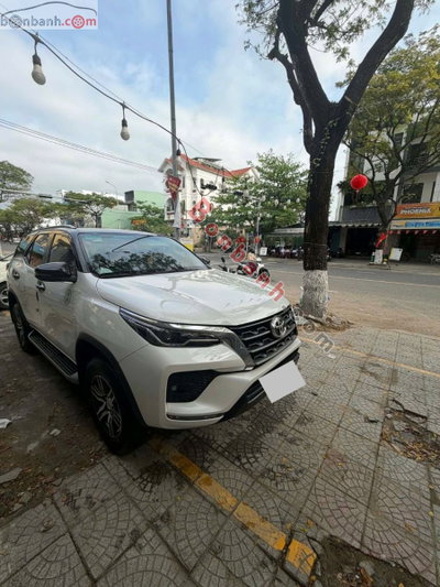 Xe Toyota Fortuner 2.4L 4x2 AT 2022