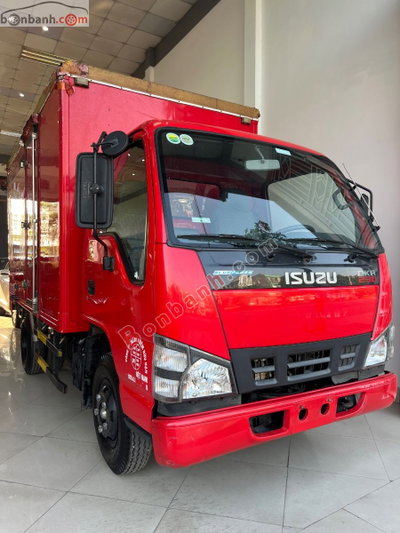 Xe Isuzu NQR truk 2020