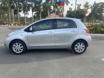 Toyota Yaris 2009 Bạc