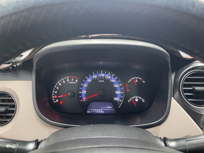 Hyundai i10 Sedan 2016 Bạc