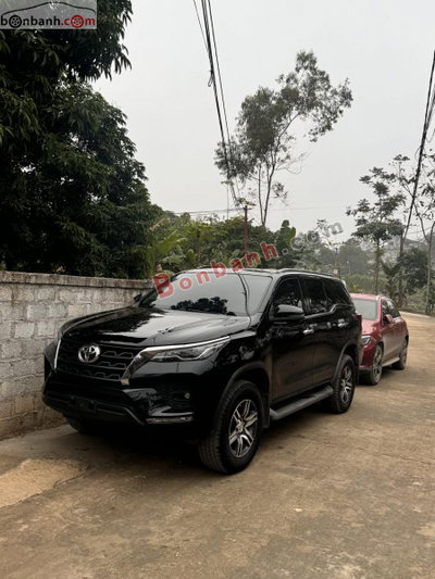 Xe Toyota Fortuner 2.4G 4x2 AT 2020